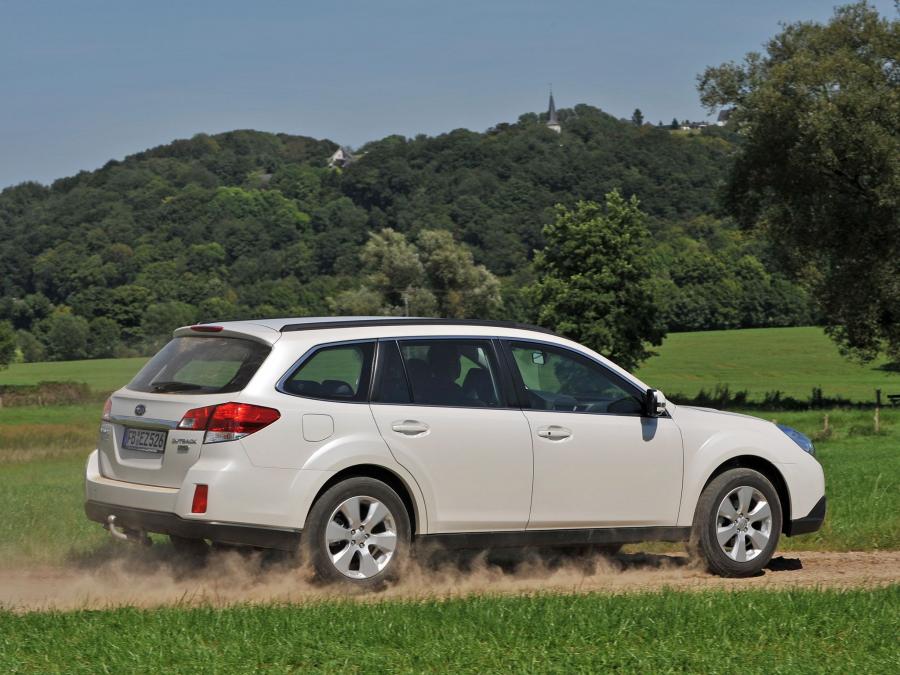  Subaru Outback 2.0D 2009 года  (фото 11 из 15)